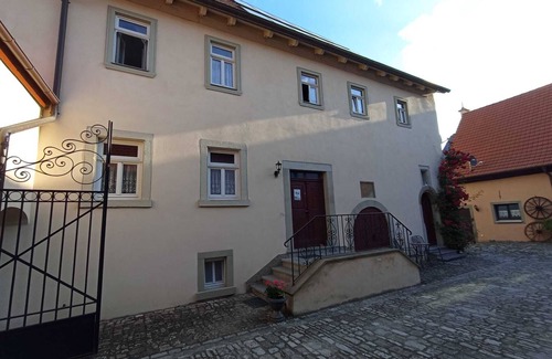 Kleinlangheim Apartment | Freundliche 120m2 Wohnung zu Vermieten
