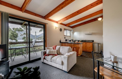 Coles Bay House | Freycinet Cottage 1