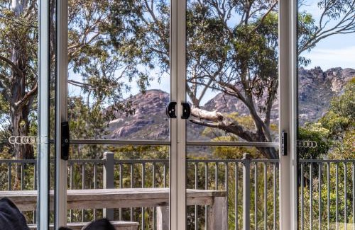 Coles Bay House | Freycinet Haven- 4-bedroom house at the edge of the National Park & great views of the Hazards!