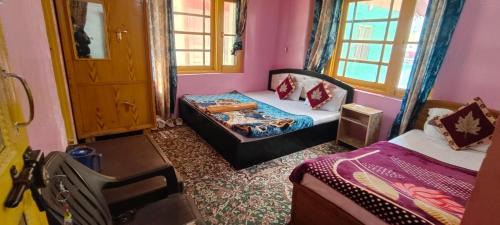 Gulmarg House | Friends ENCLAVE GUREZ