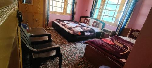 Gulmarg House | Friends ENCLAVE GUREZ
