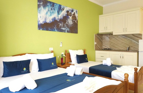 Borsh Hotel | Friends House - Borsh Hotel
