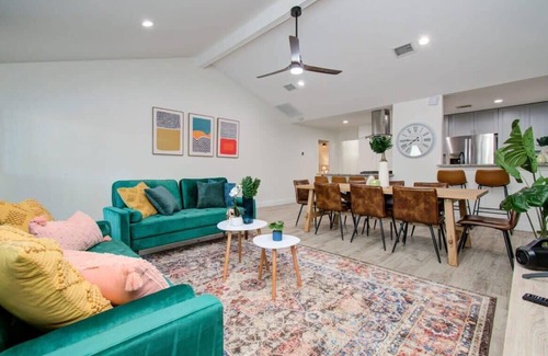 Friendswood House | Friendswood Getaway - 5 Bedrooms + Pool + Patio