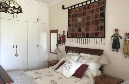Die Barakke House | Frog Song Suite