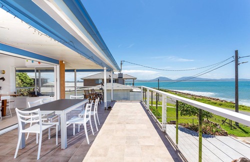 Crowdy Head House | Frolic, Panoramic Coastal Vacation
