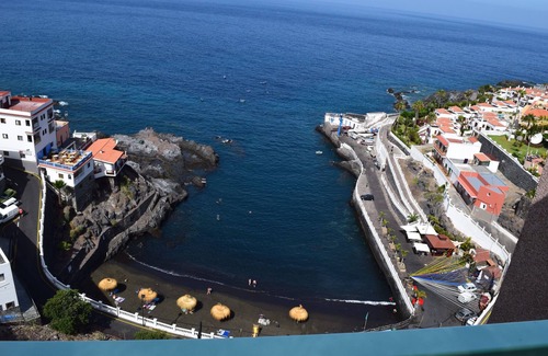 Puerto de Santiago Apartment | Front line apartment in Puerto Santiago-Los Gigantes with beautiful views.