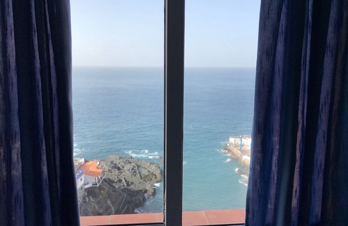 Puerto de Santiago Apartment | Front line apartment in Puerto Santiago-Los Gigantes with beautiful views.
