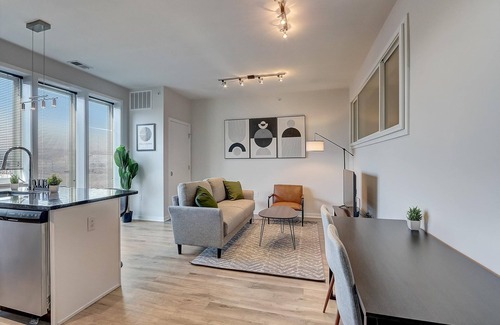 Brewerytown Apartment | Frontdesk | 1 BR Apt near The Oval