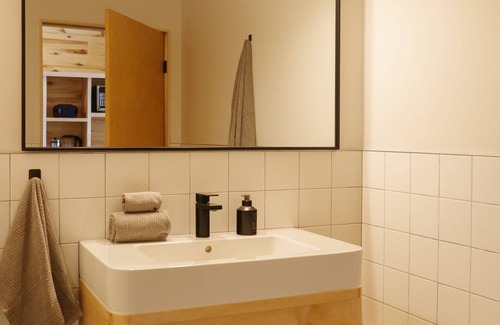 Center House | Frontier Drive-Inn | Suite 14