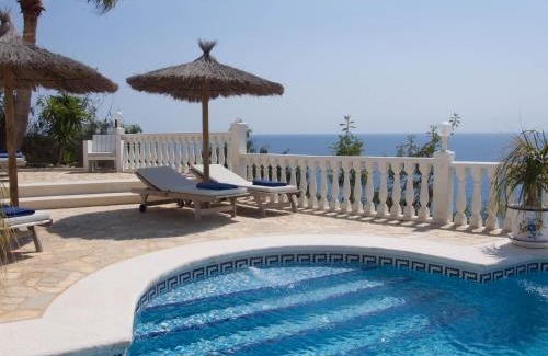 Coveta Fuma Villa | Frontline villa, five star deluxe