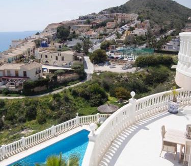 Coveta Fuma Villa | Frontline villa, five star deluxe
