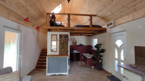 Ostoros Apartment | FruPi Apartmanok - A kis ház