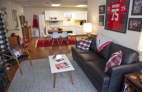 Arnoldsville Apartment | Full apartment w/kitchen, living room, w/d just outside of Athens GA, sleeps 6+