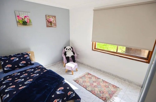 Mangrove Mountain Other | Full Farm House Stay 9 BR Sleeps 18 at Mangrove Mountain Near Central Coast NSW