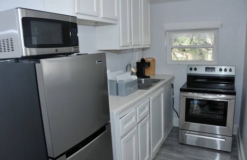 Columbia House | Full Kitchen, Fast Wi-Fi, Smart TV, Washer & Dryer, Walk to 5 Points