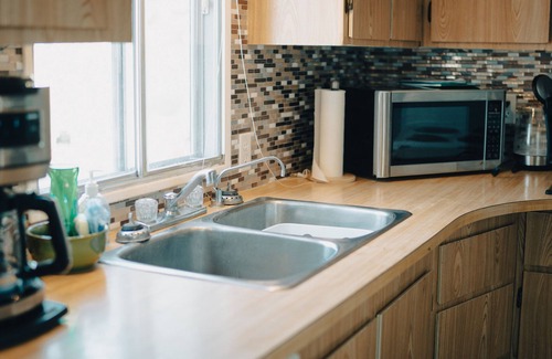 Maple Creek House | Full kitchen. Lots of parking. Free laundry, Wifi and Roku.