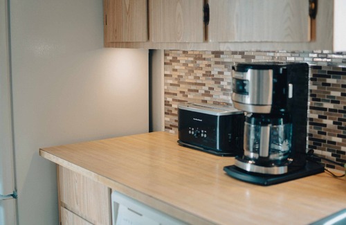 Maple Creek House | Full kitchen. Lots of parking. Free laundry, Wifi and Roku.