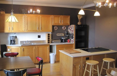 Central Northside Apartment | Full of Light Furnished Apartment Close to Downtown