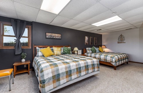 Apple River Cabin | Full Retreat 2 Motel Style Rooms l 4 beds