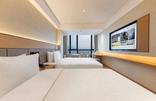 Shapingba Hotel | Full Season Hotel Chongqing West Train