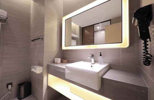 Shibei Hotel | Full Season Hotel