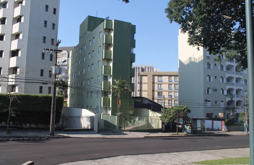 Bigorrilho Apartment | Full Studio at Evangelical Hospital Square
