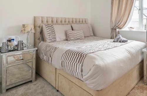 Chudleigh House | Fullers Modern and Stylish Room