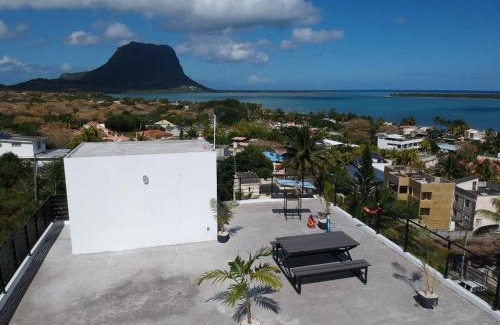 La Gaulette House | Fullmoon Apartment & Studio
