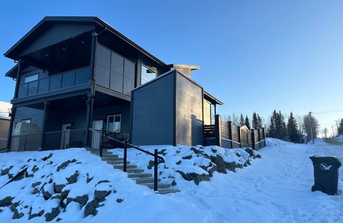 Vanderhoof House | Fully air conditioned Modern Private Family Suite in Vanderhoof