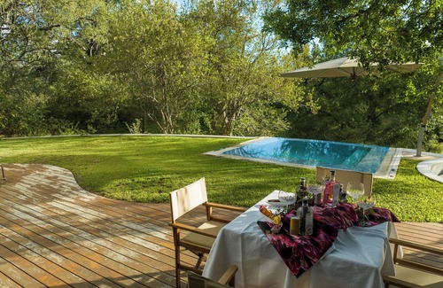 Hoedspruit Villa | Fully air conditioned grand suite with views to the riverine