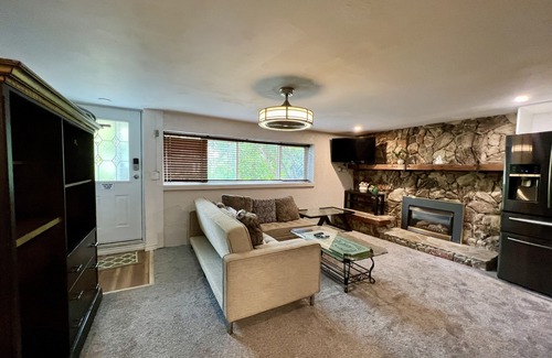 Delta Apartment | Fully AirConditioned Resort Style home living w/Hottub,outdoor shower and pool.