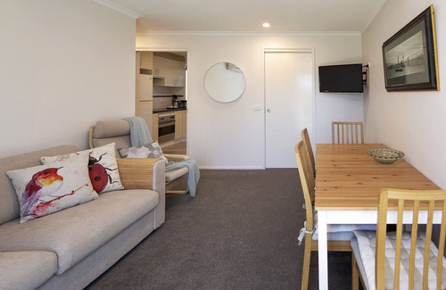 Jindabyne Apartment | Fully equipped 2 bedrooms, kitchen, bathroom