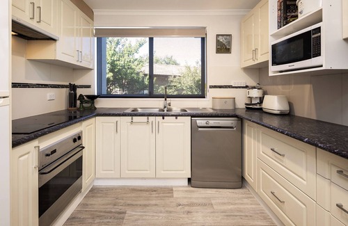 Jindabyne Apartment | Fully equipped 2 bedrooms, kitchen, bathroom