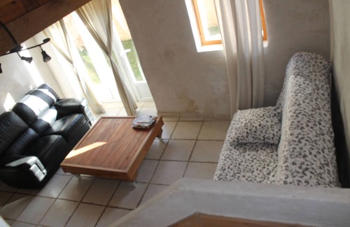 Bellechaume House | Fully-equipped, lively house with West Indian caterer in Burgundy near Chablis