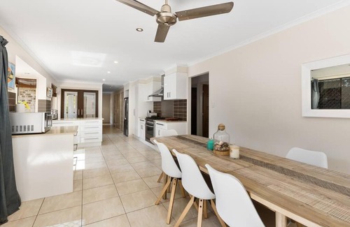 Mudjimba House | Fully Equipped Luxe Retreat, Pool, Pet Friendly, AirCon