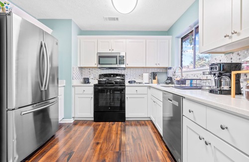 Whitemarsh Island House | Fully Fenced Coastal Haven Between Downtown Savannah and Tybee Island
