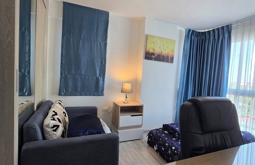 Talat Khwan Apartment | Fully Furnished 2 Bed and 2 BathApartment with Pool & Fitness + WiFi!