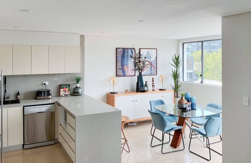 Crows Nest Apartment | Fully Furnished 2-Storey, 3 Bedroom Executive Penthouse Apartment