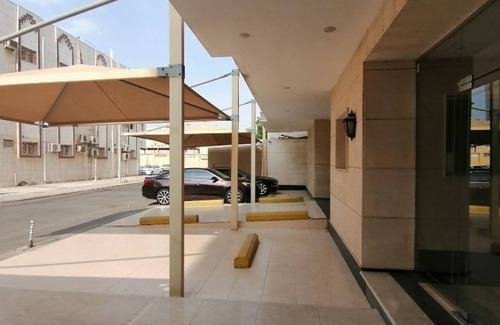 Jeddah House | Fully Furnished Apt FOR RENT 2BHK Tahliya /unit 1