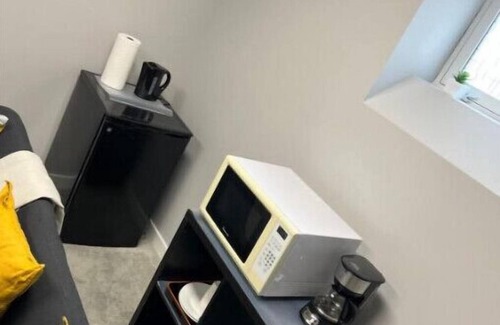 Transcona House | Fully Furnished Basement Suite