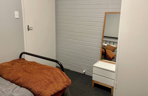 Lyneham Apartment | Fully Furnished, Clean and Comfortable Room in Central Location