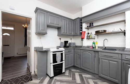 Nottingham House | Fully Furnished Cozy House | Free Parking | 55+ Amenities.