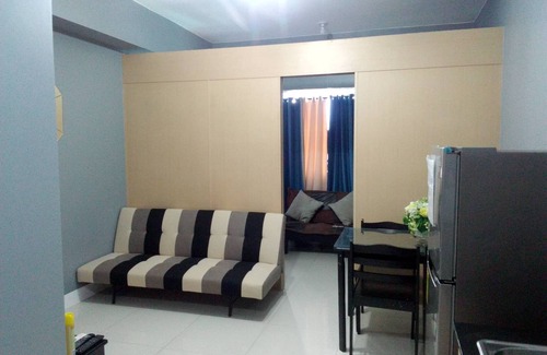 Sampaloc Condo | Fully Furnished Condo Across SM Mall with Unli WIFI and QUEEN BED size
