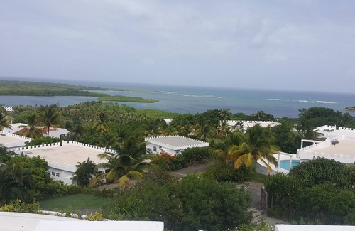 Savannes Apartment | Fully furnished/modern apartments with ocean view, 5 mins from the beach
