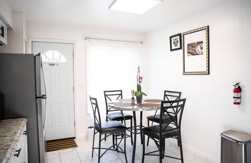 Romulus House | Fully Furnished Newly renovated 3 Bed 1Full Bath Single Family Home near Airport