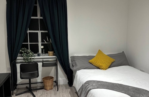 Maidstone Apartment | Fully Furnished One bed room