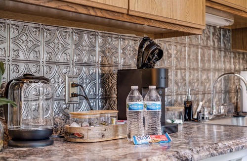 Ypsilanti Apartment | Fully Furnished, Pet-Friendly Renovated Apt Near EMU w/Free Parking