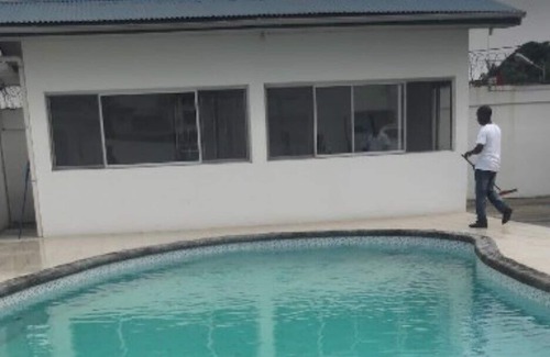 Monrovia House | Fully Furnished & Serviced 1Bed apartment Sixteen