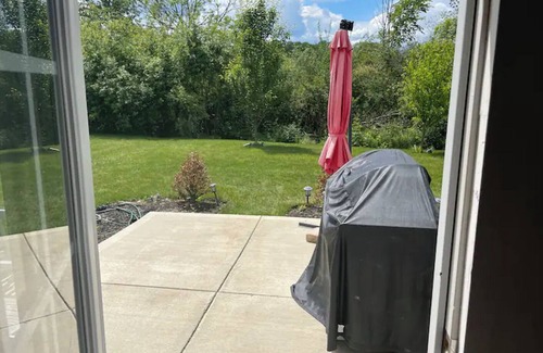 Hudson Apartment | Fully furnished walkout basement apartment with 2 bedrooms, 1 bathroom, kitchen.