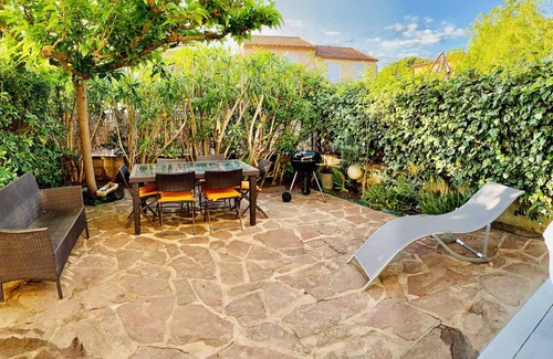 Palavas-les-Flots Apartment | Fully renovated and equipped apartment for seasonal rental in Palavas